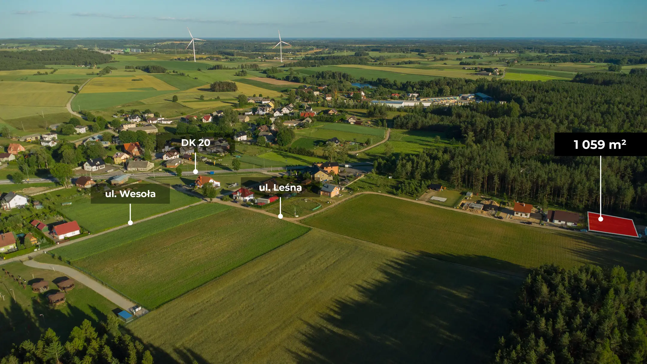 Zdjęcie z drona – działki na sprzedaż z oznaczonymi granicami